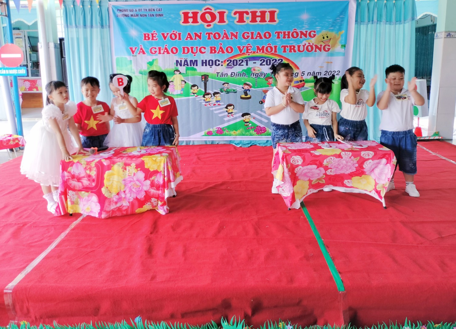 Hoi thi be voi an toan giao thong va GDBVMT MN Tan Dinh